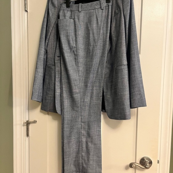 Calvin Klein grey pantsuit blazer 8 pants size 4 modern fit - Picture 4 of 7